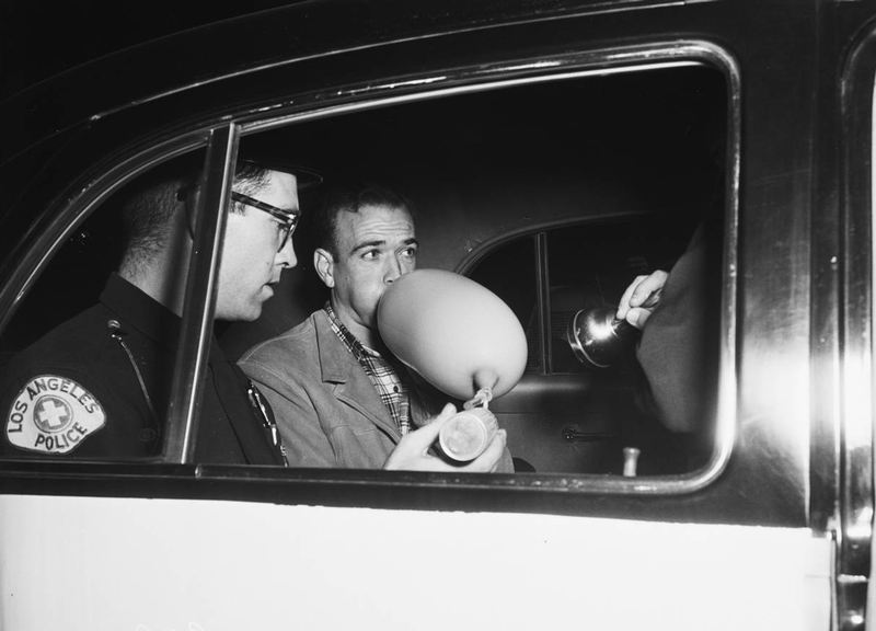 Illustration for article titled Drunk Driving and The Pre-History of Breathalyzers